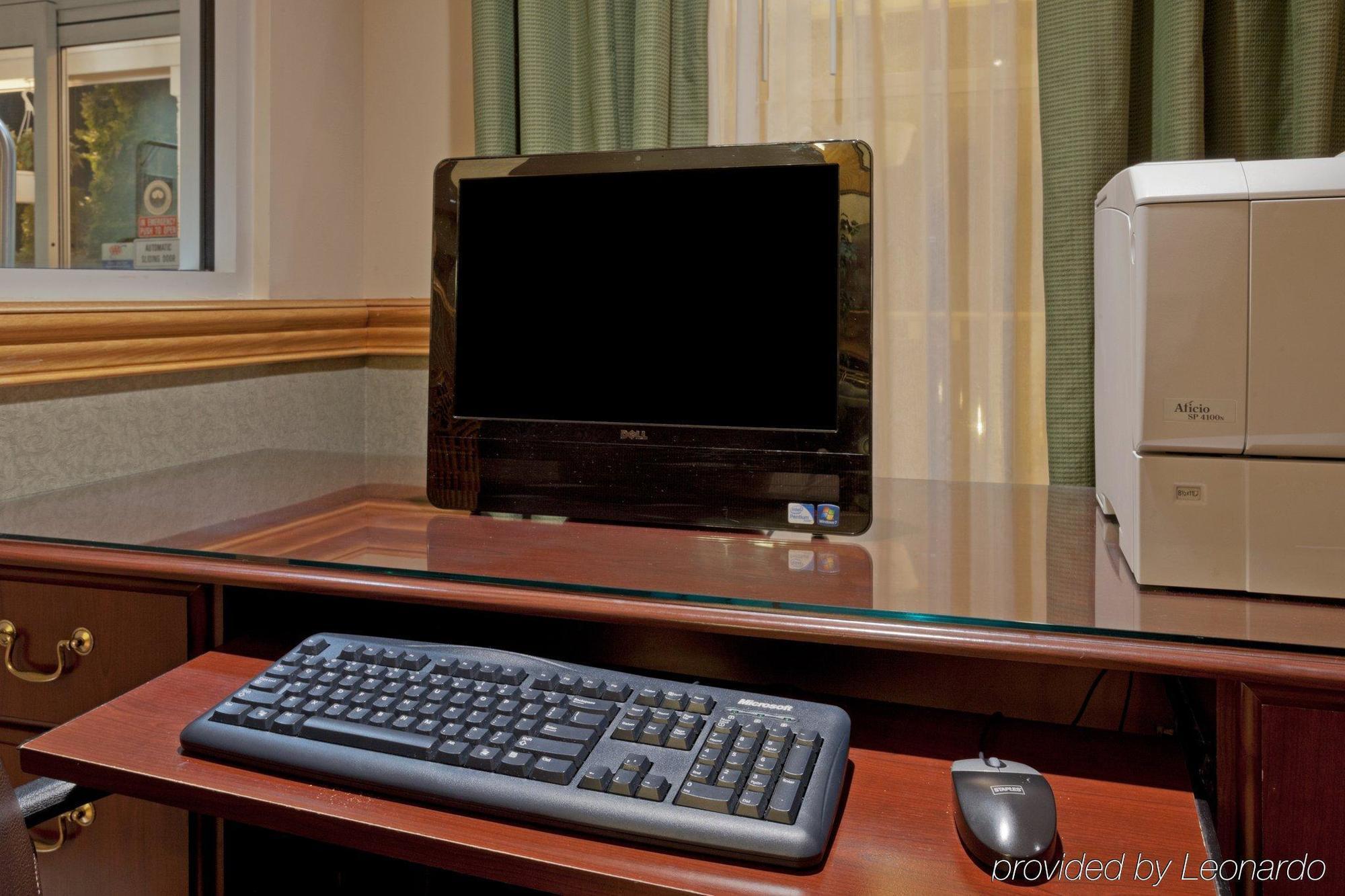 Holiday Inn Express & Suites - Columbus Airport East By Ihg Facilities photo
